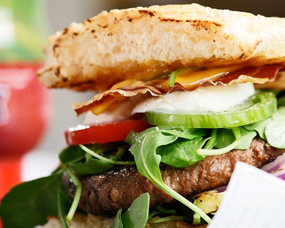 Toscaanse burger met Pauwels Toscaanse saus