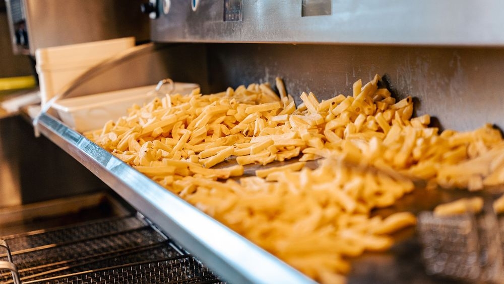 Van plakken naar stangen Pauwels optimaliseert eigen frituurvetten