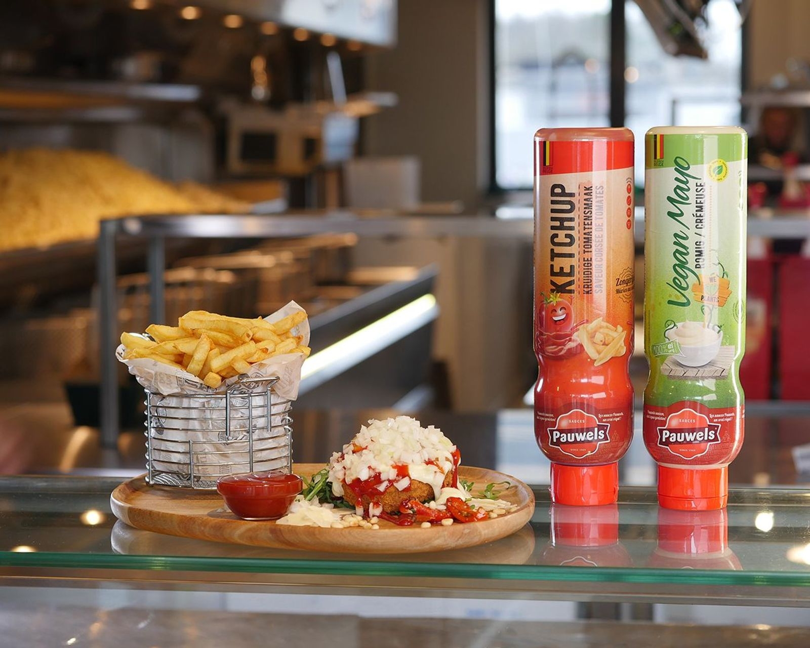 ’t Friethuis schrijft sterk digitaal verhaal - “Wekelijks meerdere tonnen friet met Pauwels sauzen”